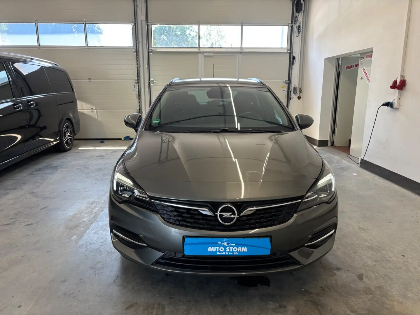 Opel Astra K Sports Tourer 1.2 Turbo Business *1-Hand *NAVI * Grau - 2