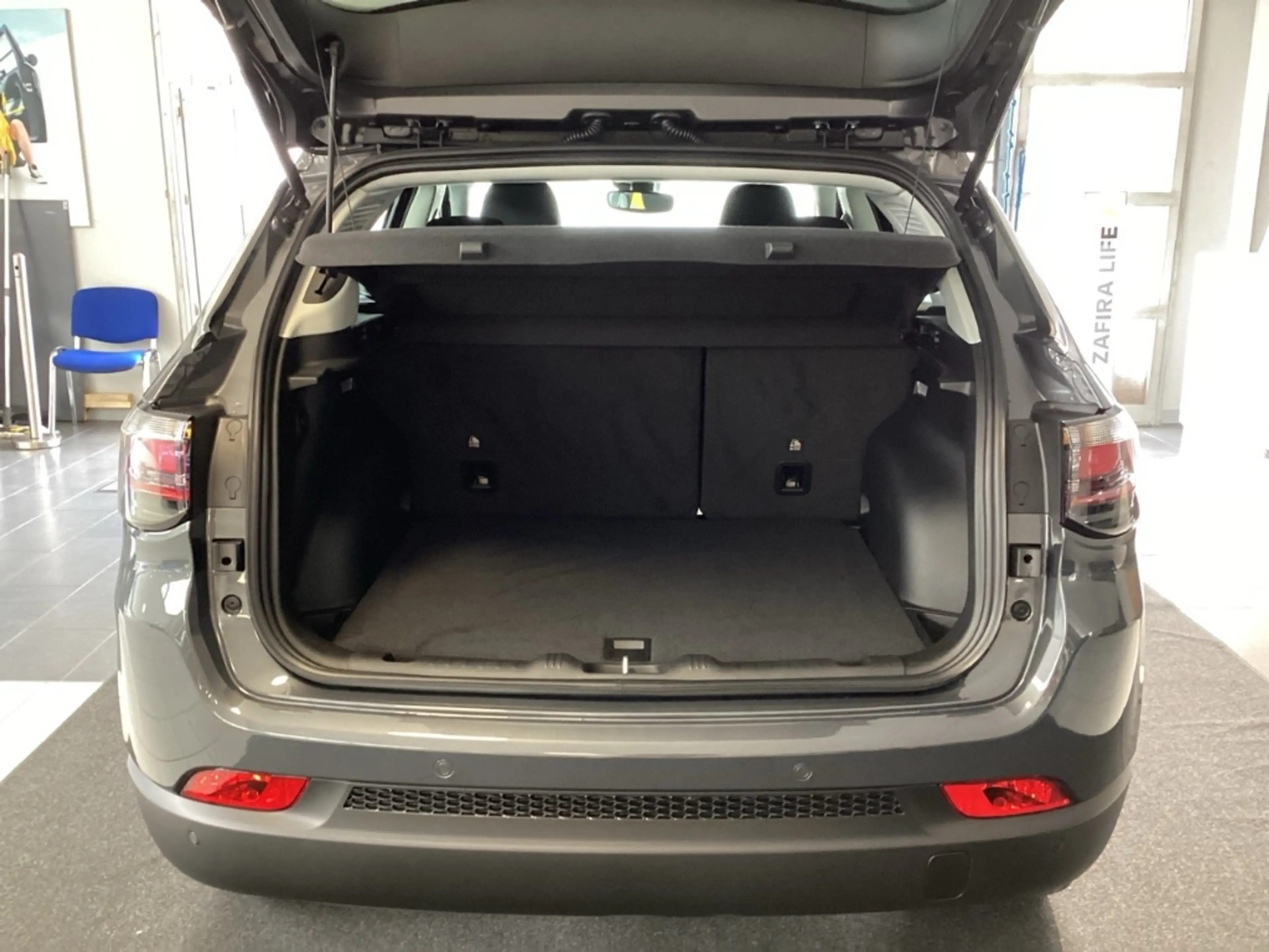 Jeep Compass Altitude MHEV LED 360°Kamera Navi ACC BLIS Apple C — photo 6
