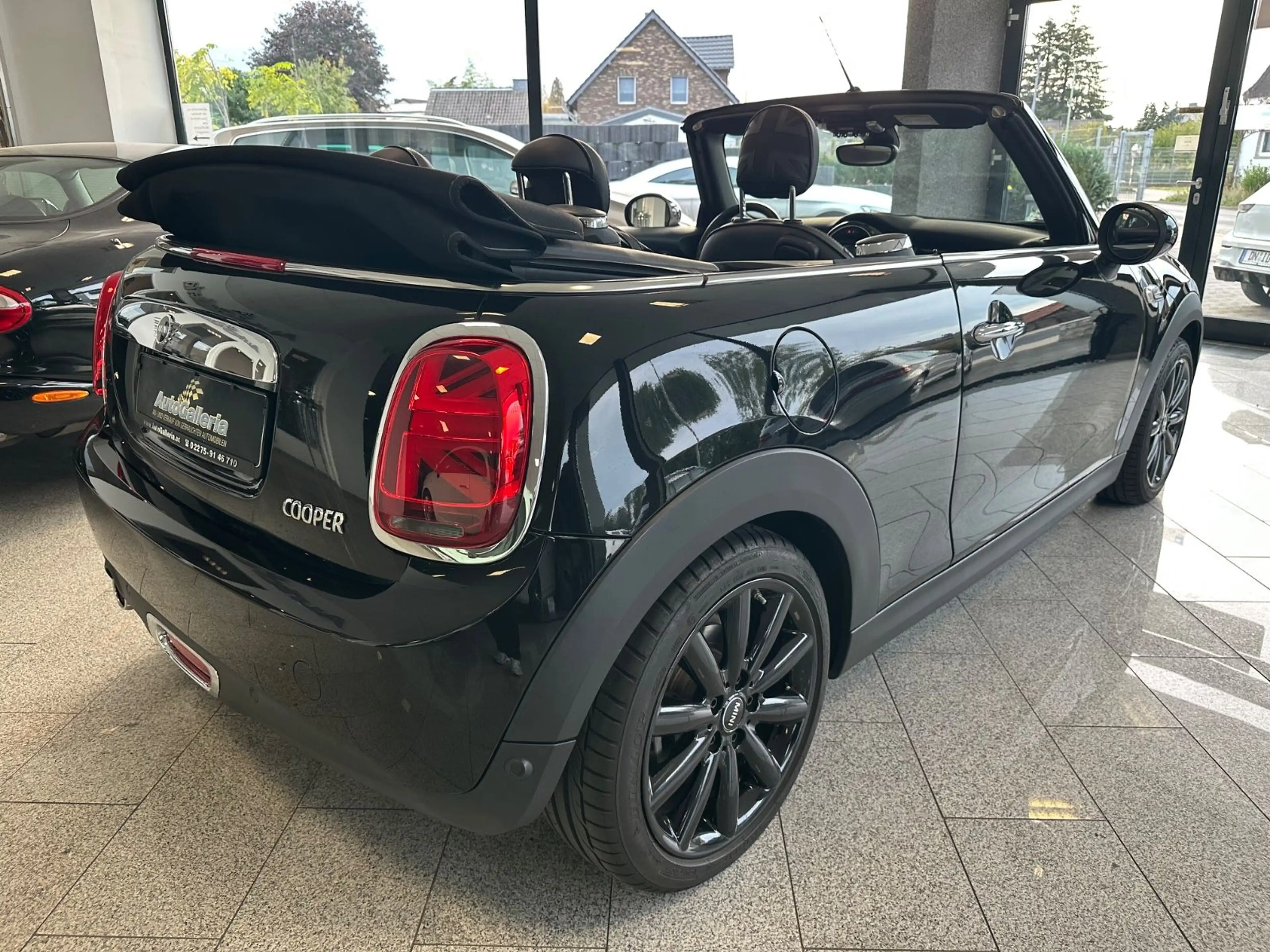 MINI Cooper Cabrio Automatik Leder Kamera Navi — photo 8