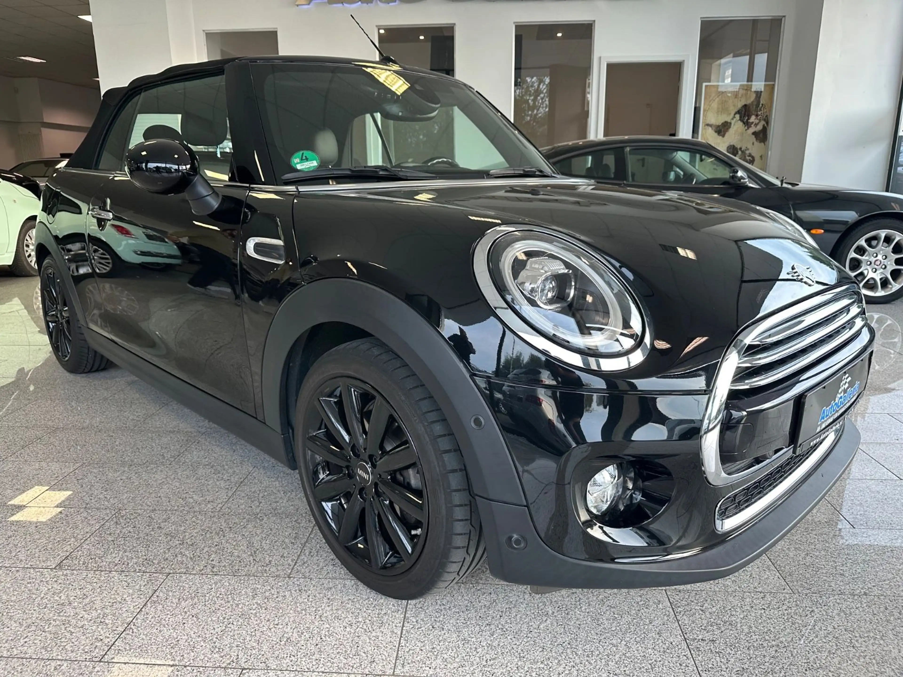 MINI Cooper Cabrio Automatik Leder Kamera Navi — photo 5