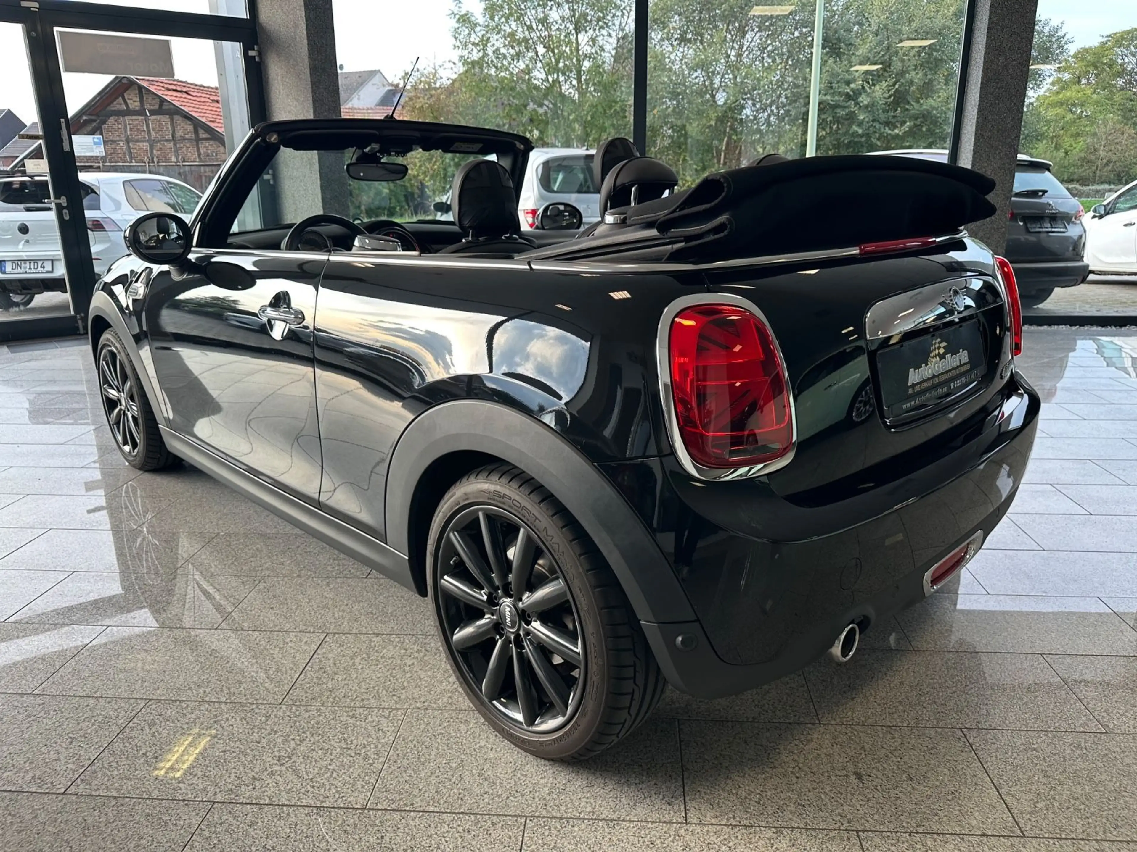 MINI Cooper Cabrio Automatik Leder Kamera Navi — photo 11