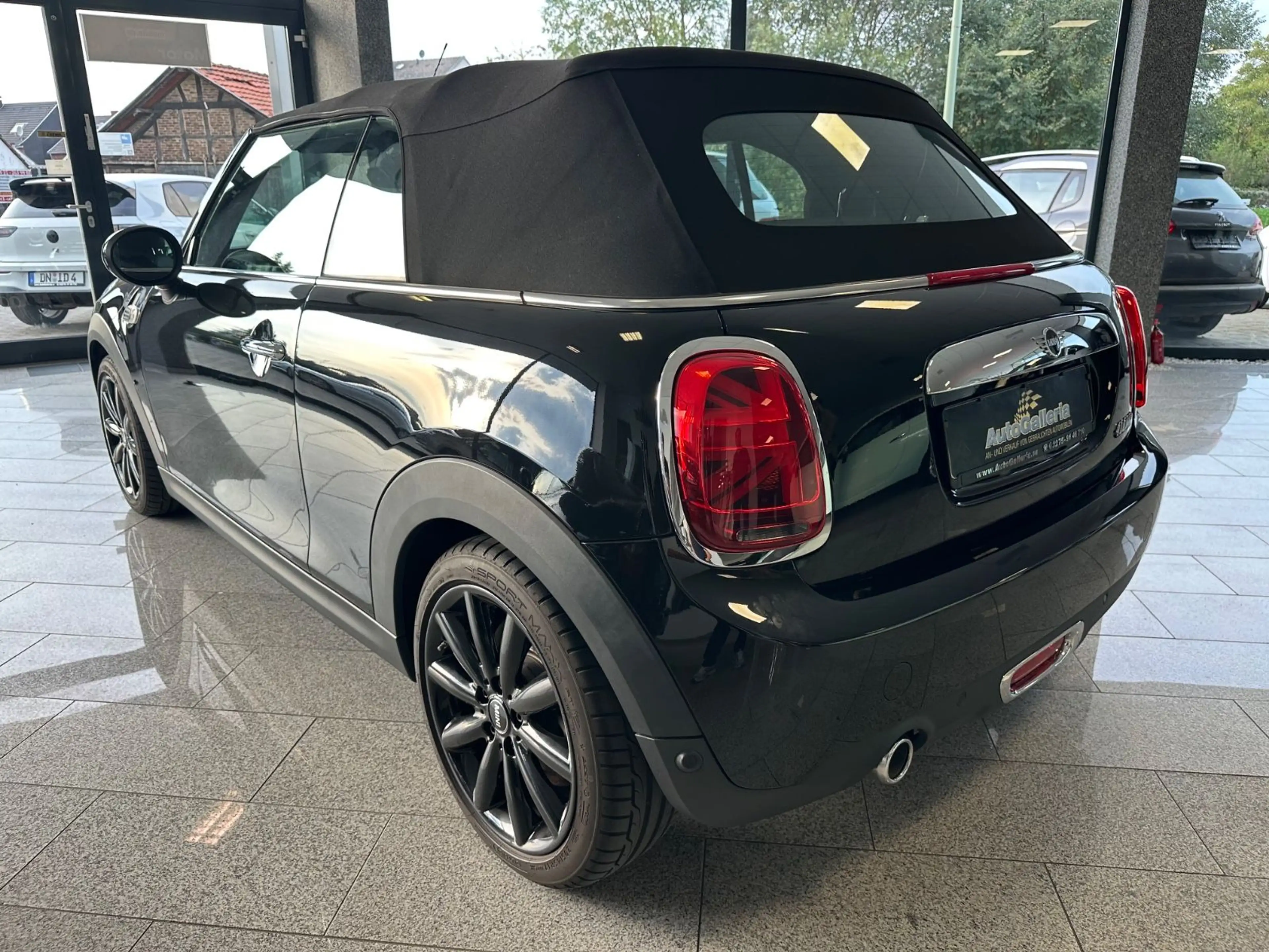 MINI Cooper Cabrio Automatik Leder Kamera Navi — photo 10
