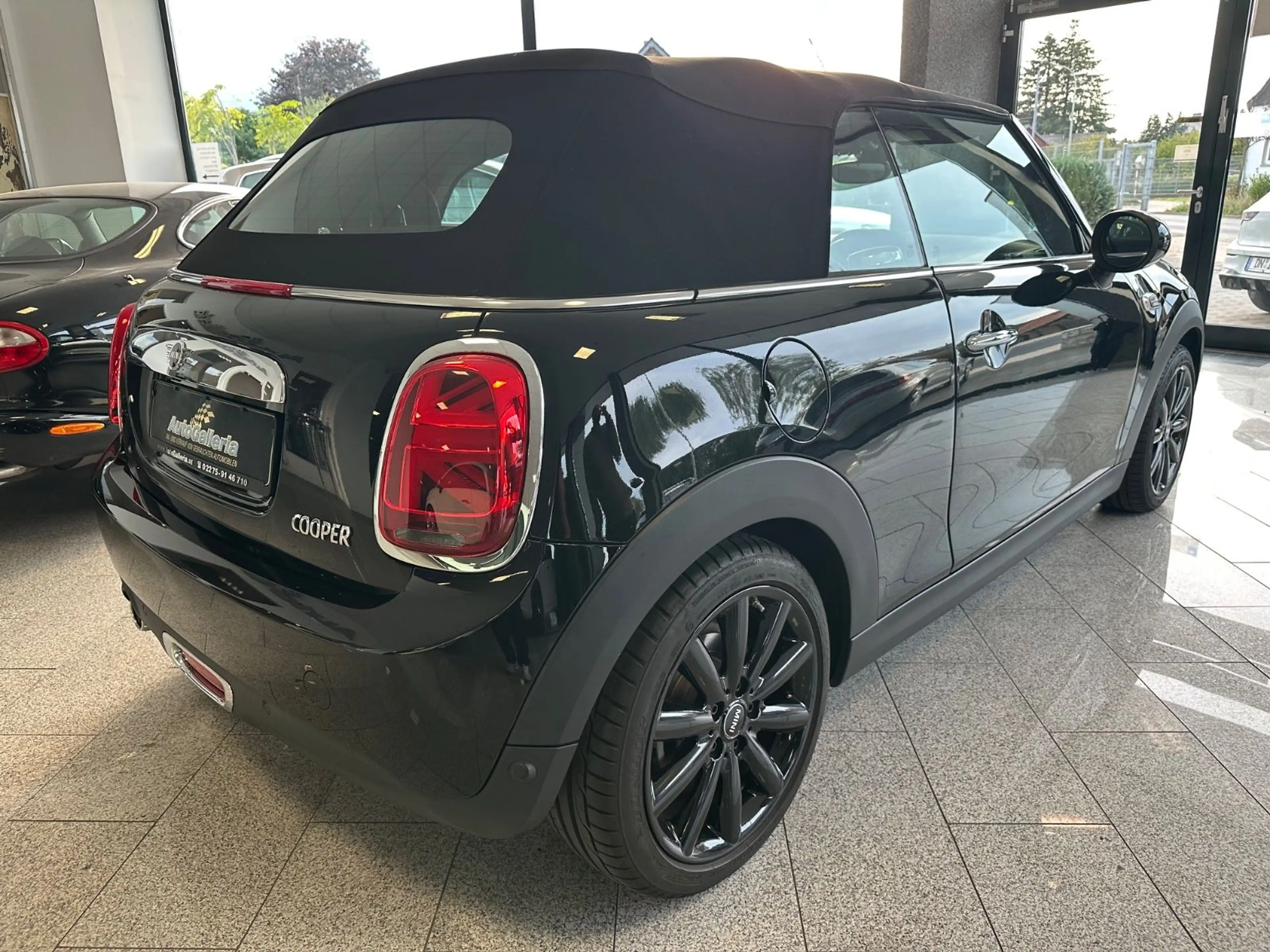 MINI Cooper Cabrio Automatik Leder Kamera Navi — photo 7