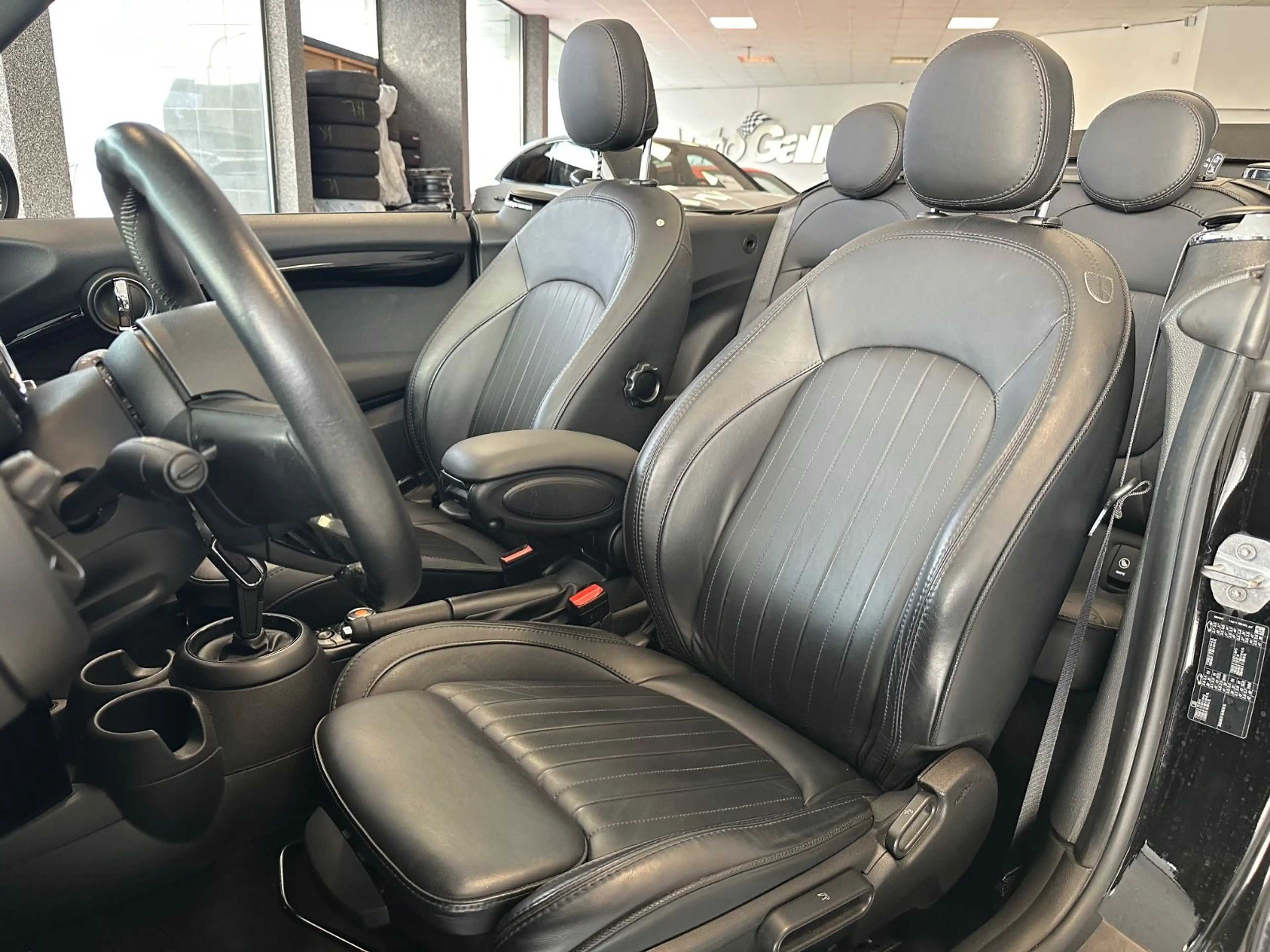 MINI Cooper Cabrio Automatik Leder Kamera Navi — photo 14