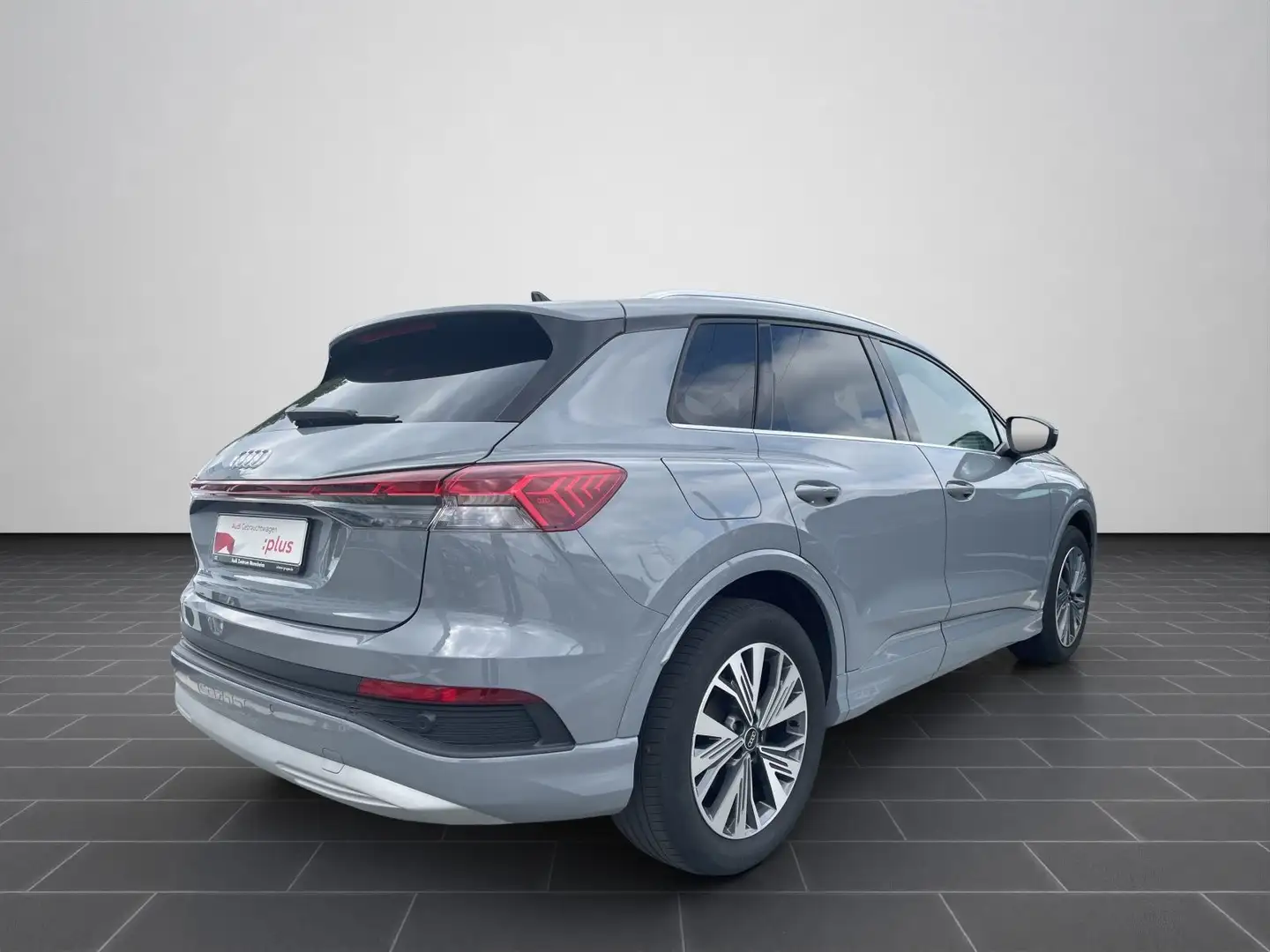 Audi Q4 e-tron 35 e-tron 125 kW NAVI PLUS HUD ACC Grau - 2