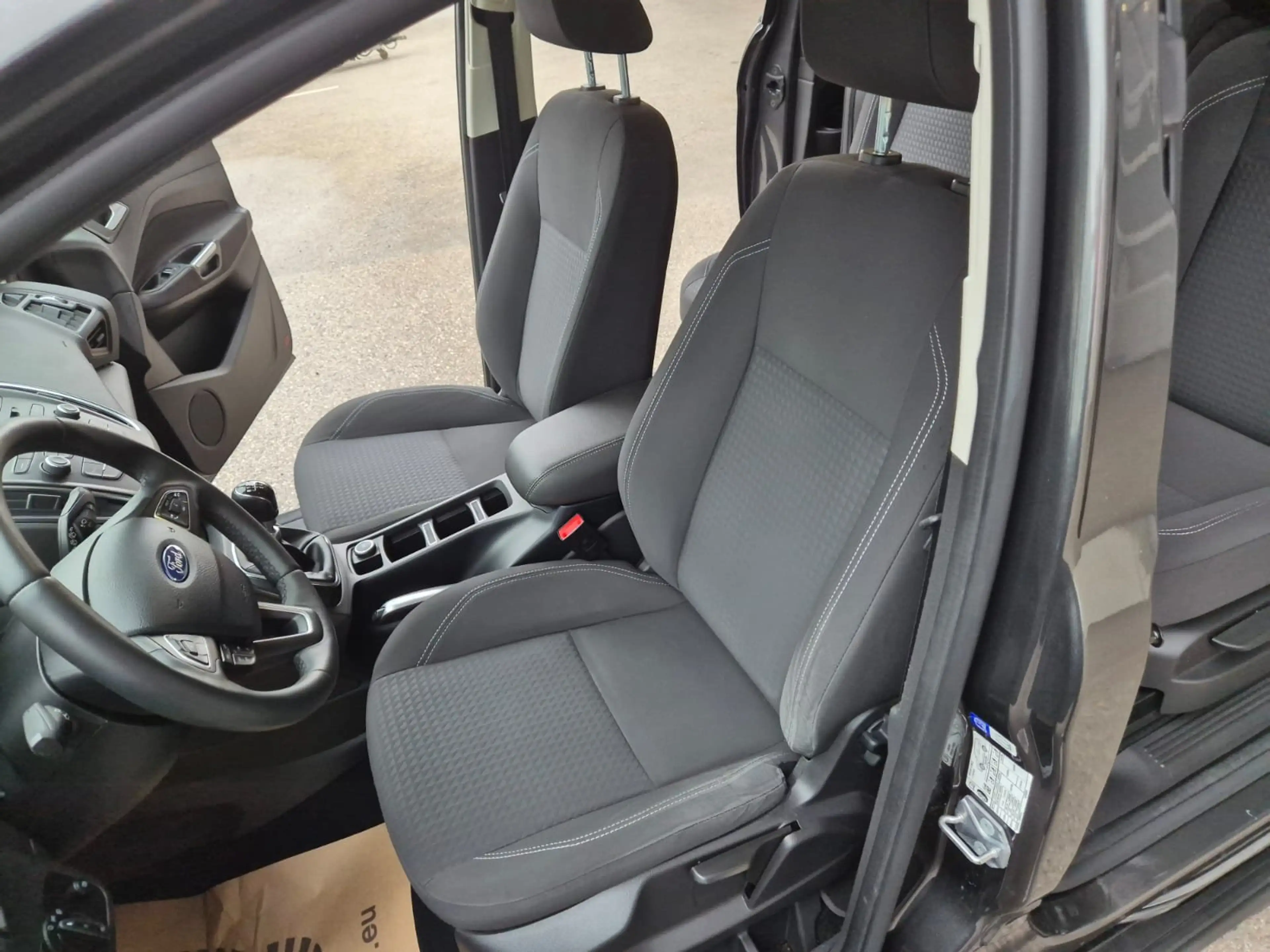 Ford Grand C-Max Grand C-MAX Trend 1,0 EcoBoost Trend — photo 12