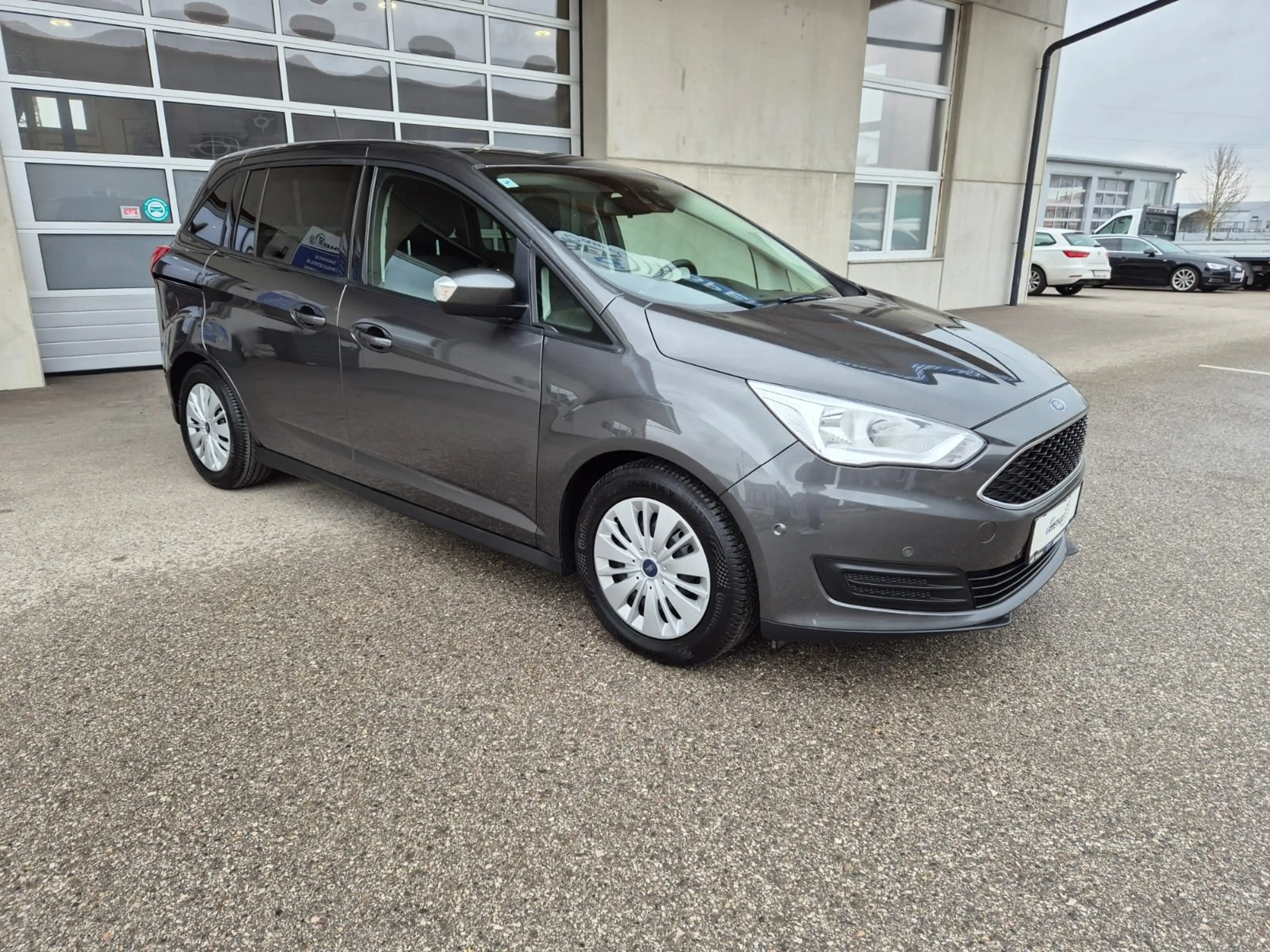 Ford Grand C-Max Grand C-MAX Trend 1,0 EcoBoost Trend — photo 2