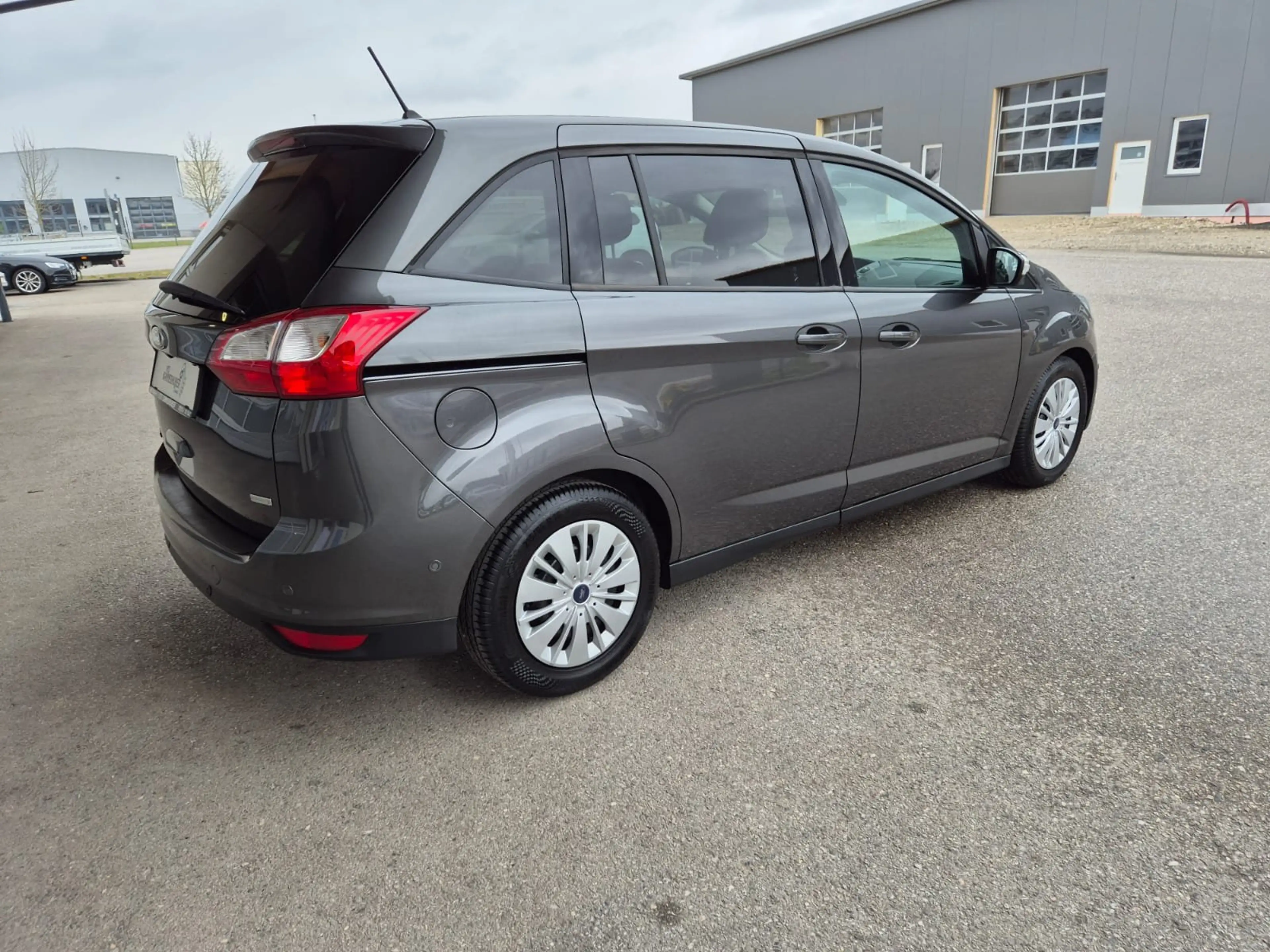 Ford Grand C-Max Grand C-MAX Trend 1,0 EcoBoost Trend — photo 5