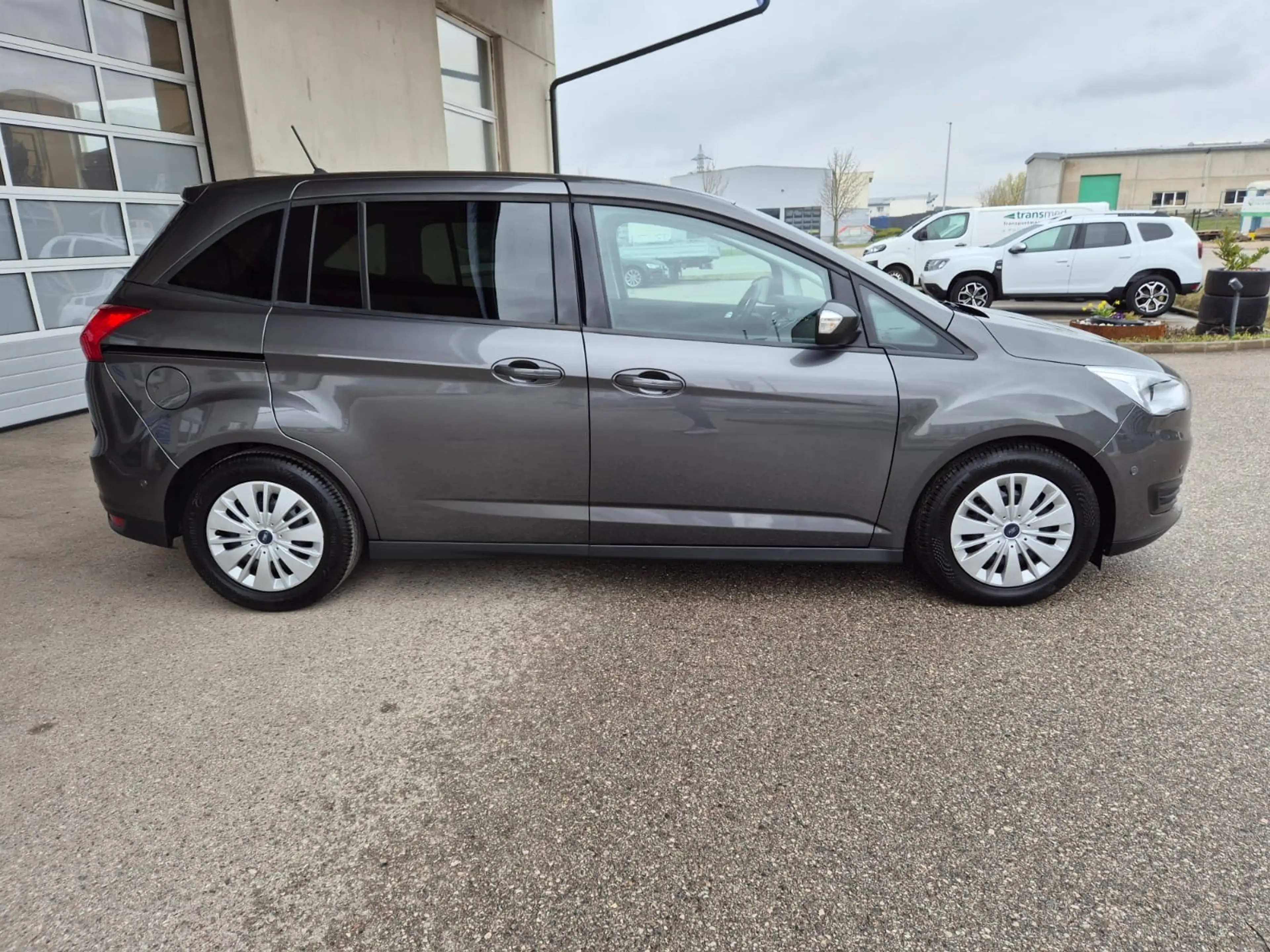 Ford Grand C-Max Grand C-MAX Trend 1,0 EcoBoost Trend — photo 3
