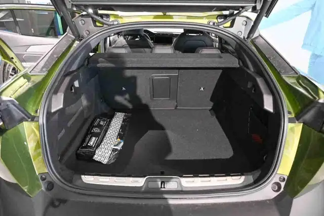 Peugeot 408 view 5