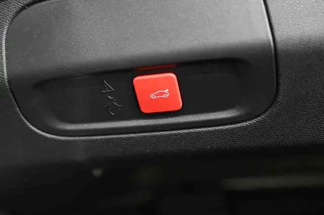 Peugeot 408 view 16