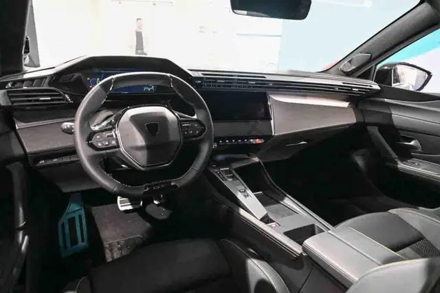 Peugeot 408 view 7