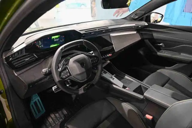 Peugeot 408 view 8