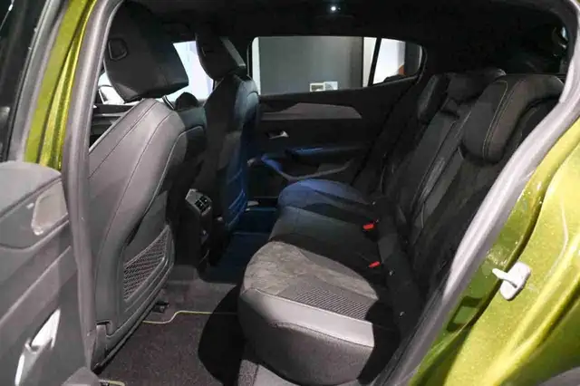 Peugeot 408 view 11