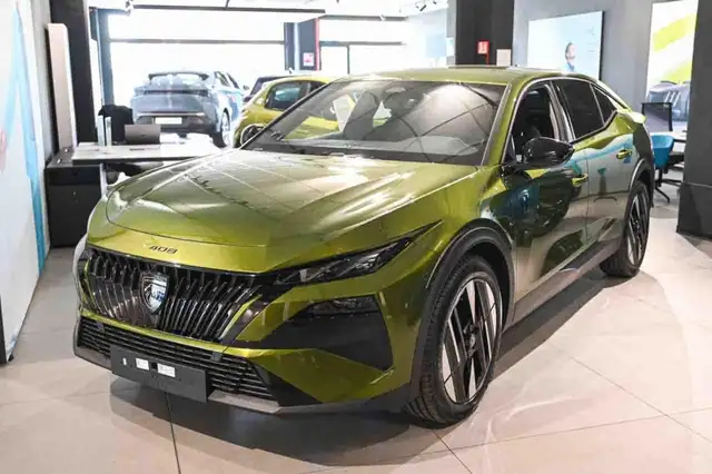 Peugeot 408 in Green for sale