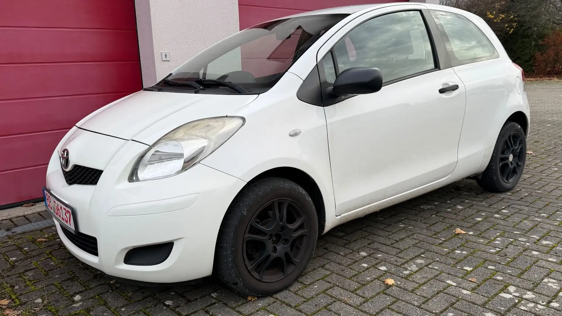 Toyota Yaris l-VVT-i -Klima-Alufelgen-TÜV-Garantie Blanc - 1