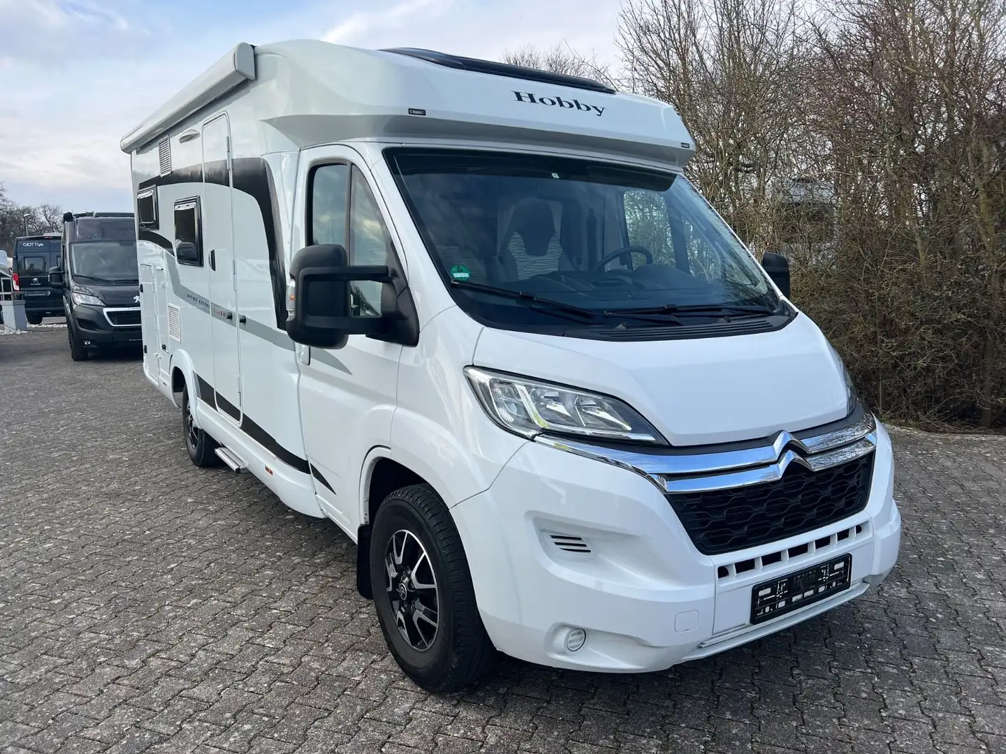 Hobby Optima Ontour Edition 65GF Weiß - 1