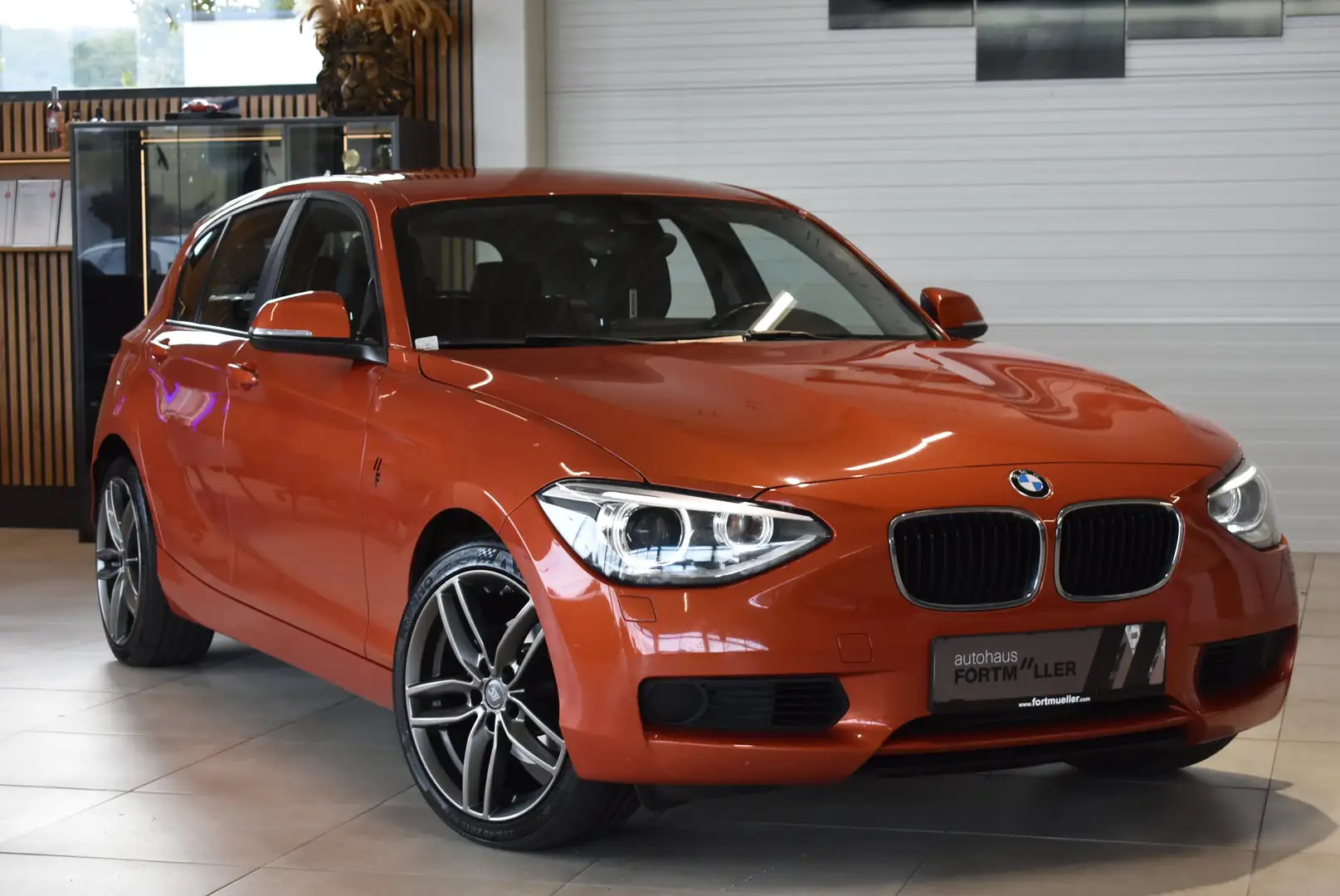 BMW 120 120 d xDrive Naranja - 2
