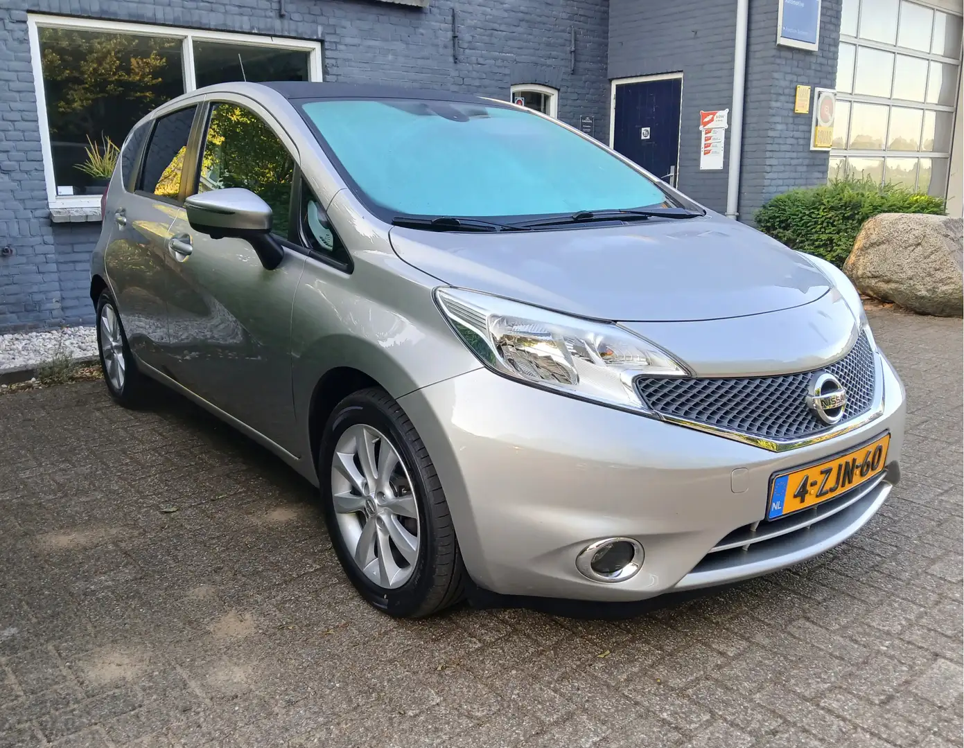 Nissan Note 1.2 DIG-S Tekna / trekhaak / panoramadak Grijs - 1