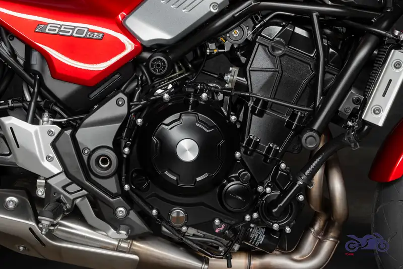 Kawasaki Z 650 RS - foto 4