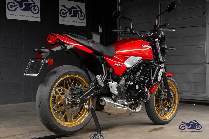 Kawasaki Z 650 RS - foto 3