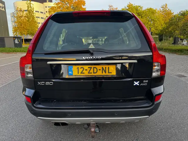 Volvo XC90 view 6