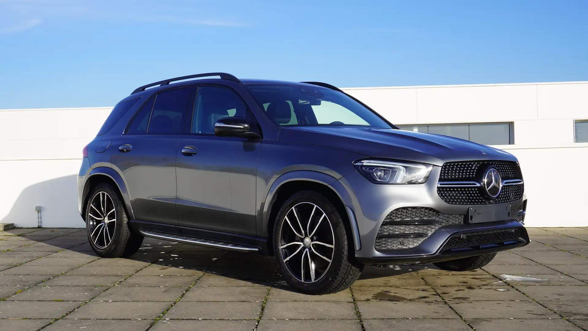 Mercedes-Benz GLE 300 d 4M AMG/NAPPA/TREKH/MEMO/PANODAK/360 CAM/NIGHTPAK Grijs - 1