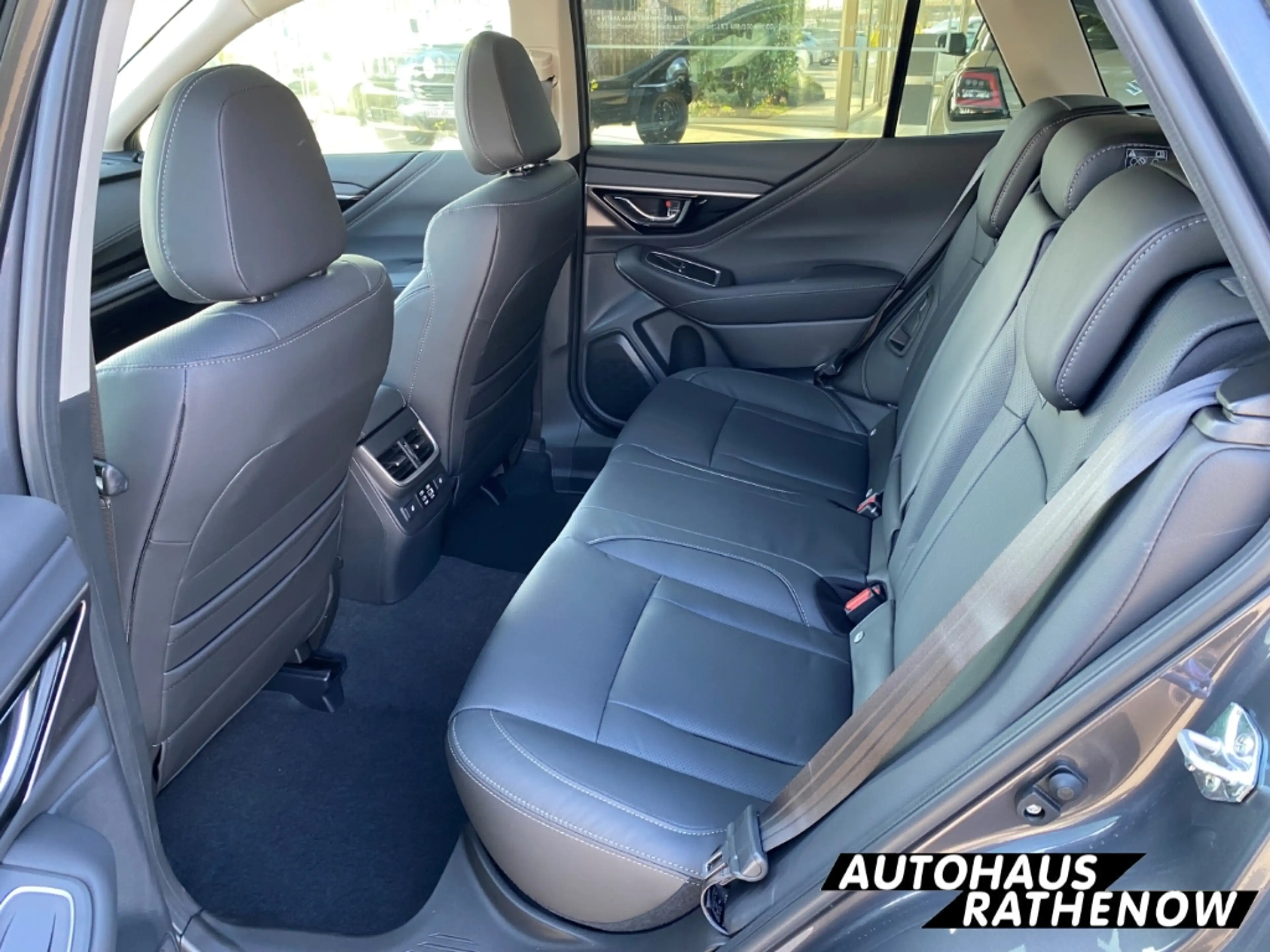 Subaru OUTBACK Platinum 2.5i Leder LED Kurvenlicht NAVI el. Heckk — photo 14