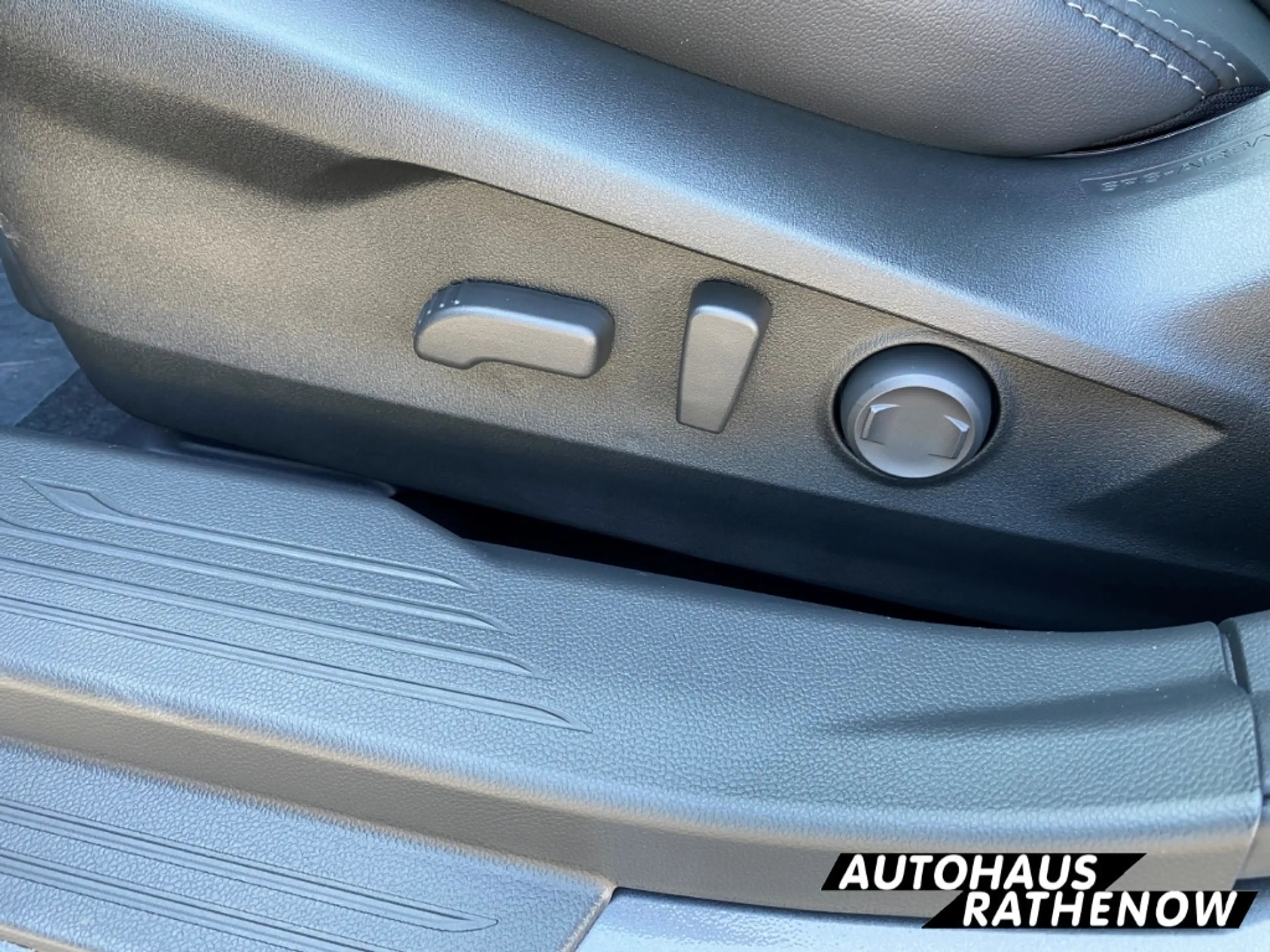 Subaru OUTBACK Platinum 2.5i Leder LED Kurvenlicht NAVI el. Heckk — photo 12