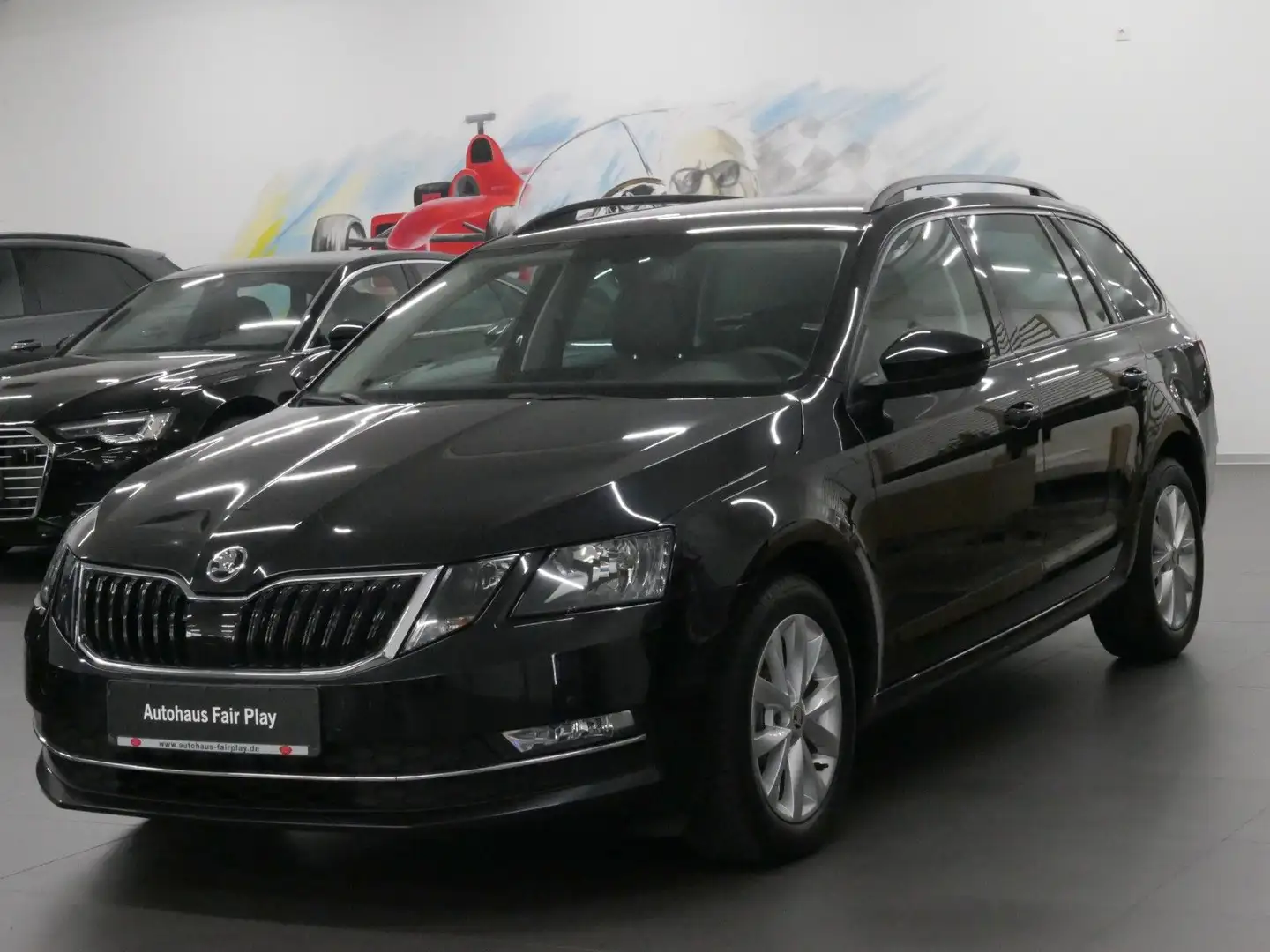 Skoda Octavia Combi Style NAVI/CARPLAY/UNFALLFREI/2.HD Schwarz - 1