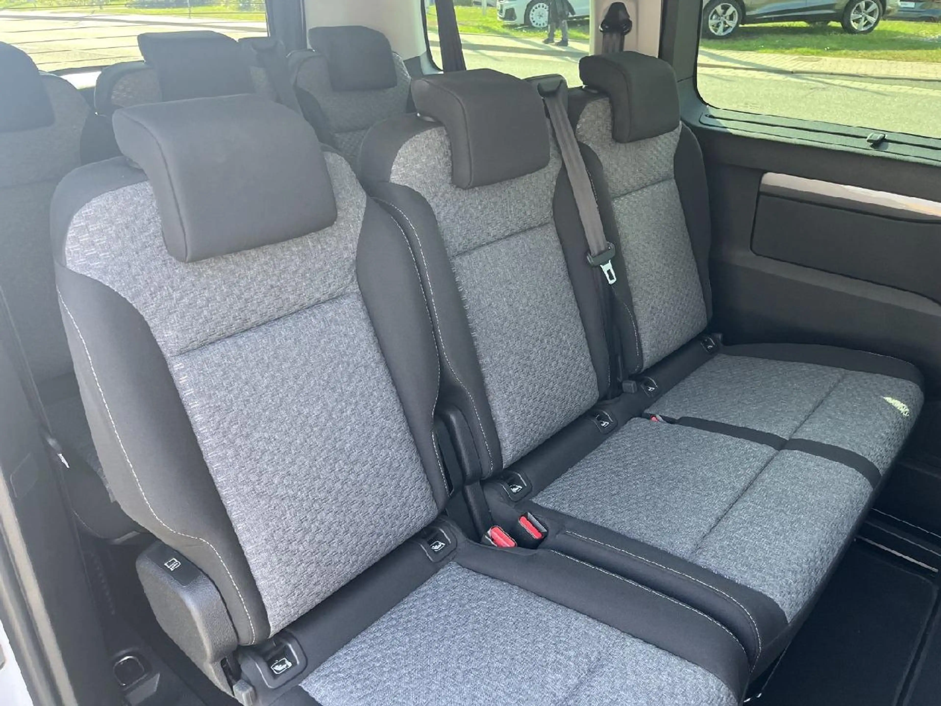 Peugeot Traveller Traveller Active L2 Navi+LED+8 Sitzer+AHK — photo 11
