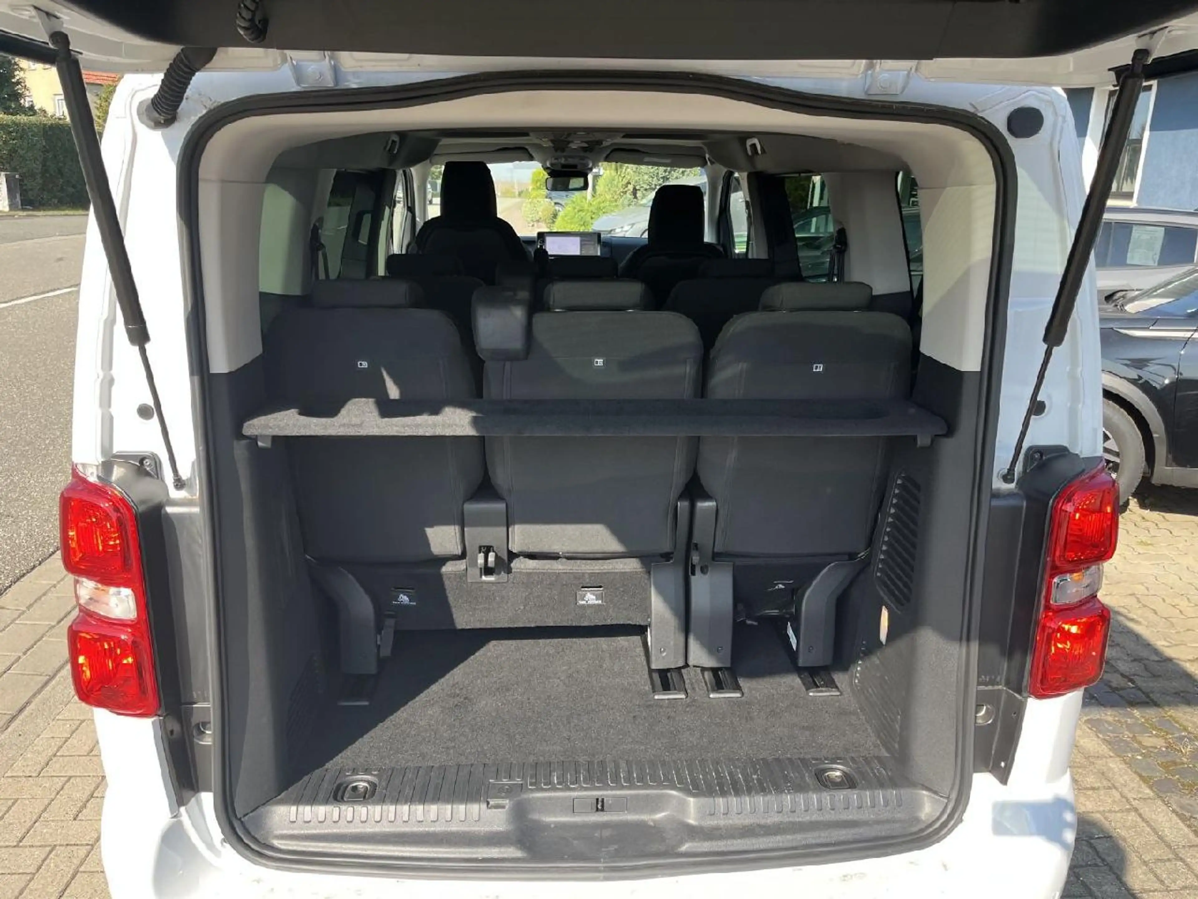 Peugeot Traveller Traveller Active L2 Navi+LED+8 Sitzer+AHK — photo 13