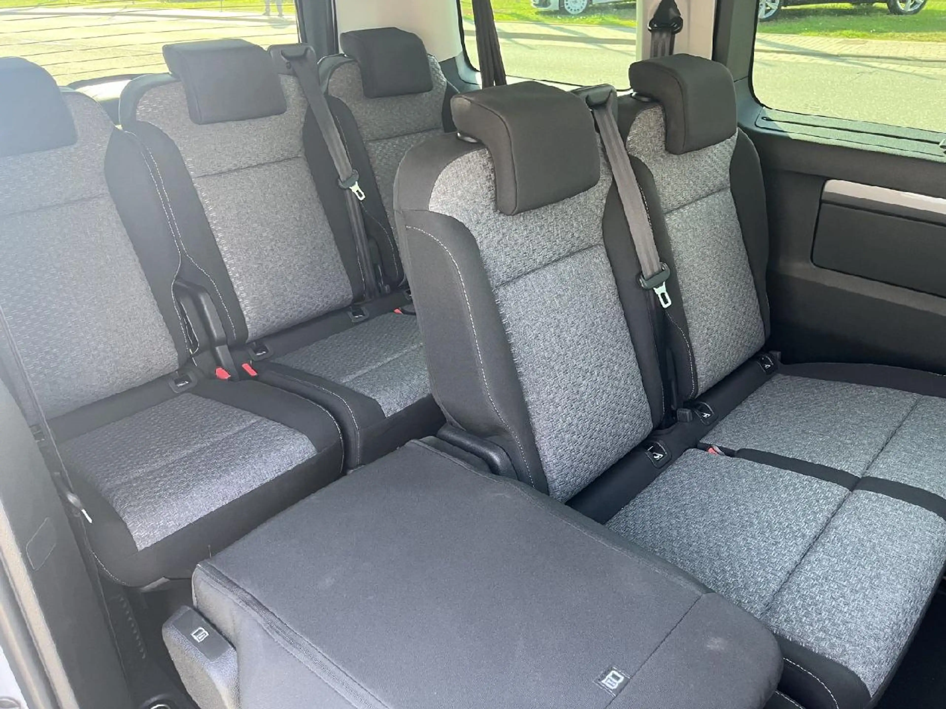 Peugeot Traveller Traveller Active L2 Navi+LED+8 Sitzer+AHK — photo 12