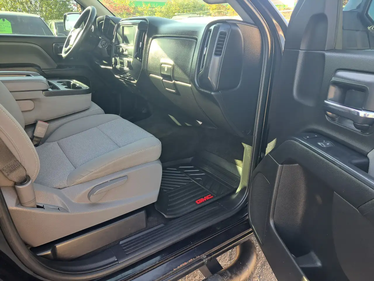 GMC Sierra 1500 снимка GMC Sierra 1500