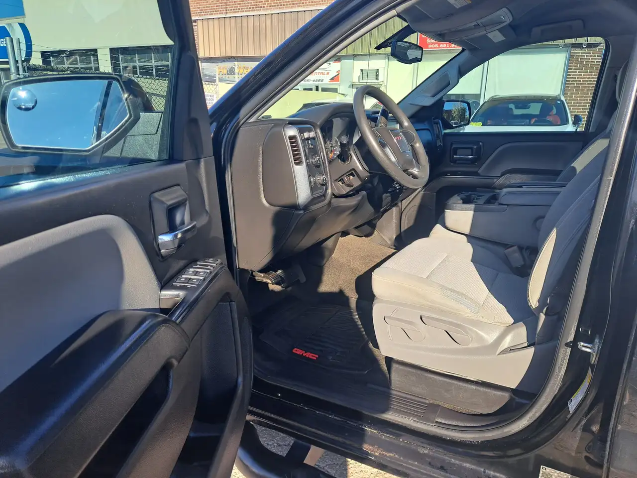 GMC Sierra 1500 снимка GMC Sierra 1500
