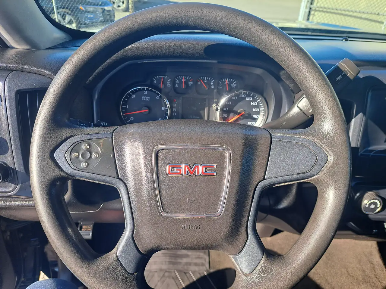 GMC Sierra 1500 снимка GMC Sierra 1500