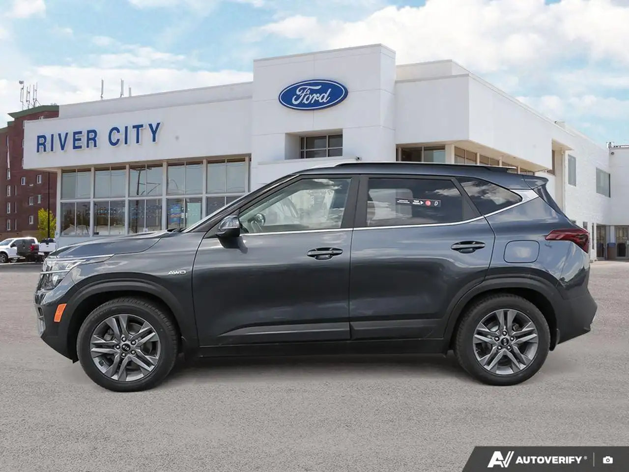 Kia Seltos снимка Kia Seltos