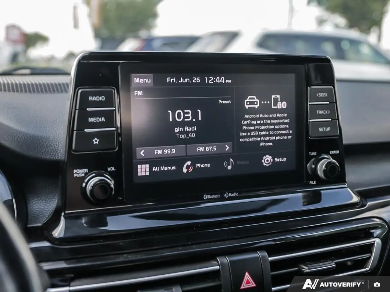 Kia Seltos снимка Kia Seltos