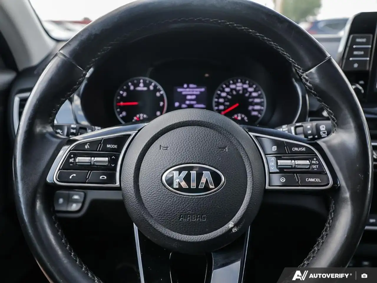 Kia Seltos снимка Kia Seltos