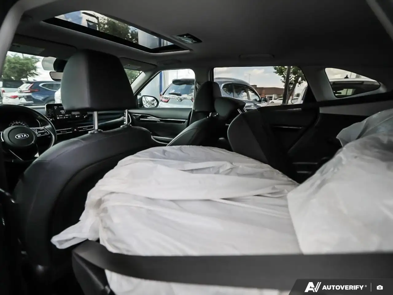 Kia Seltos снимка Kia Seltos