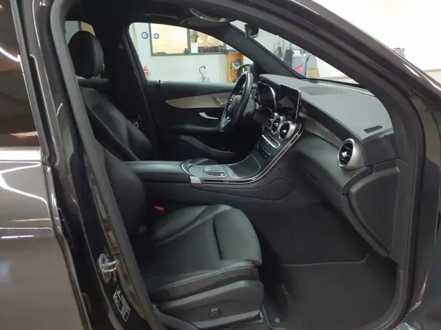 Mercedes-Benz GLC 200 view 8