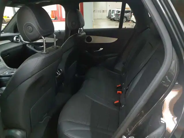 Mercedes-Benz GLC 200 view 13