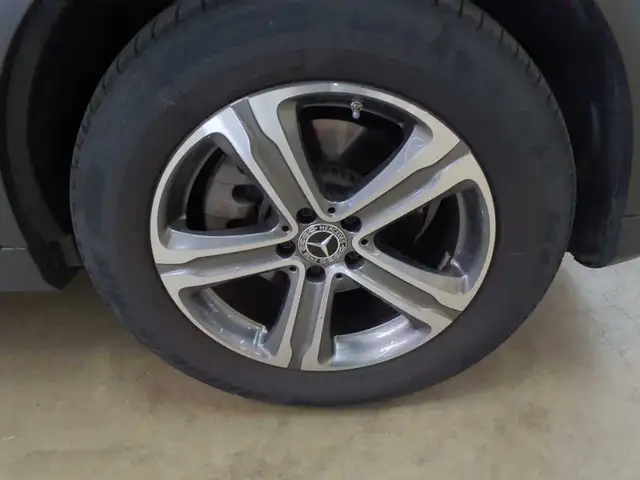 Mercedes-Benz GLC view 17