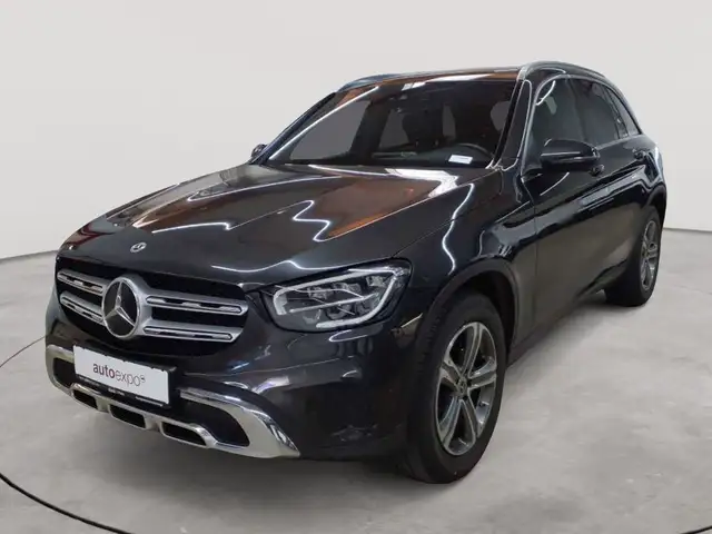 Mercedes-Benz GLC 200 view 2