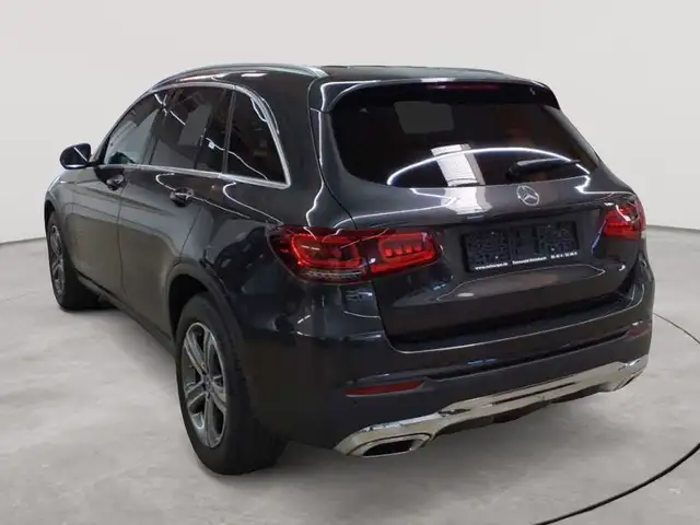 Mercedes-Benz GLC 200 view 5