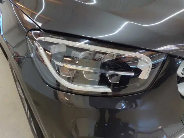 Mercedes-Benz GLC view 18