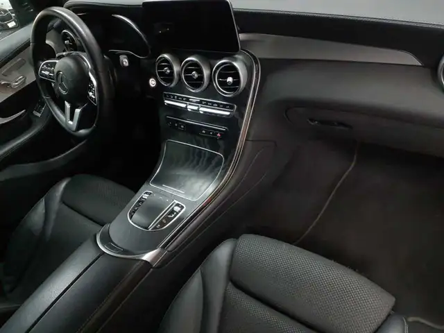 Mercedes-Benz GLC 200 view 9