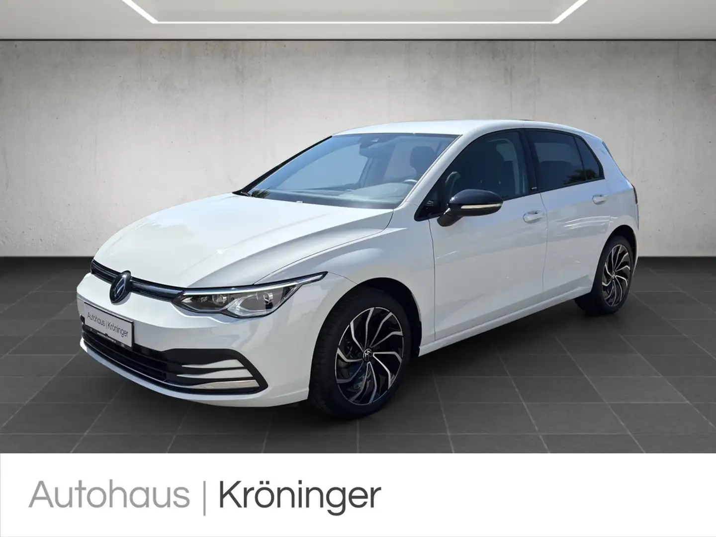 Volkswagen Golf VIII MOVE 1.5 TSI AHK Rear View ACC LED Wit - 1