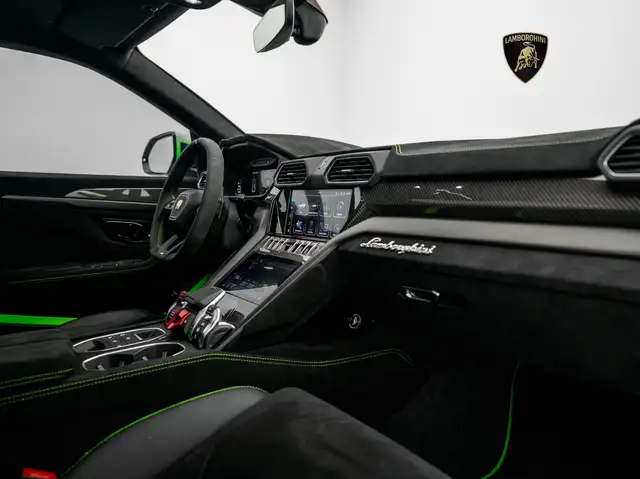 Lamborghini Urus view 15