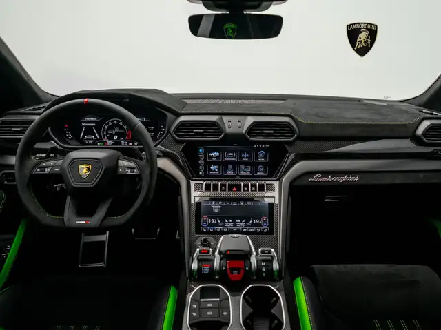 Lamborghini Urus view 9